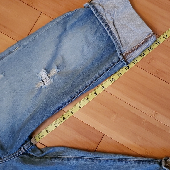 Old NAVY- distressed shorts - Picture 9 of 14